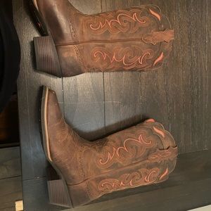 Justin’s women’s square toed boots